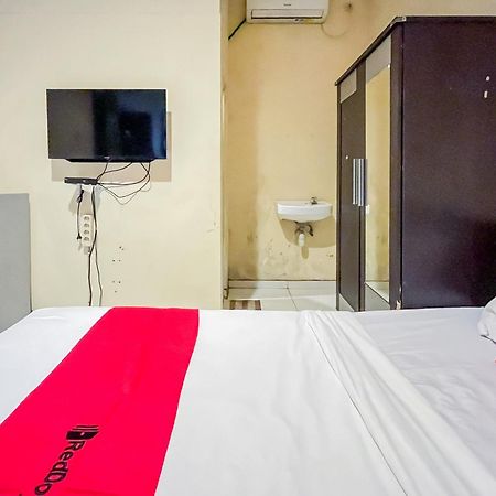 Reddoorz At Graha 99 Simomulyo Hotell Surabaya Exteriör bild