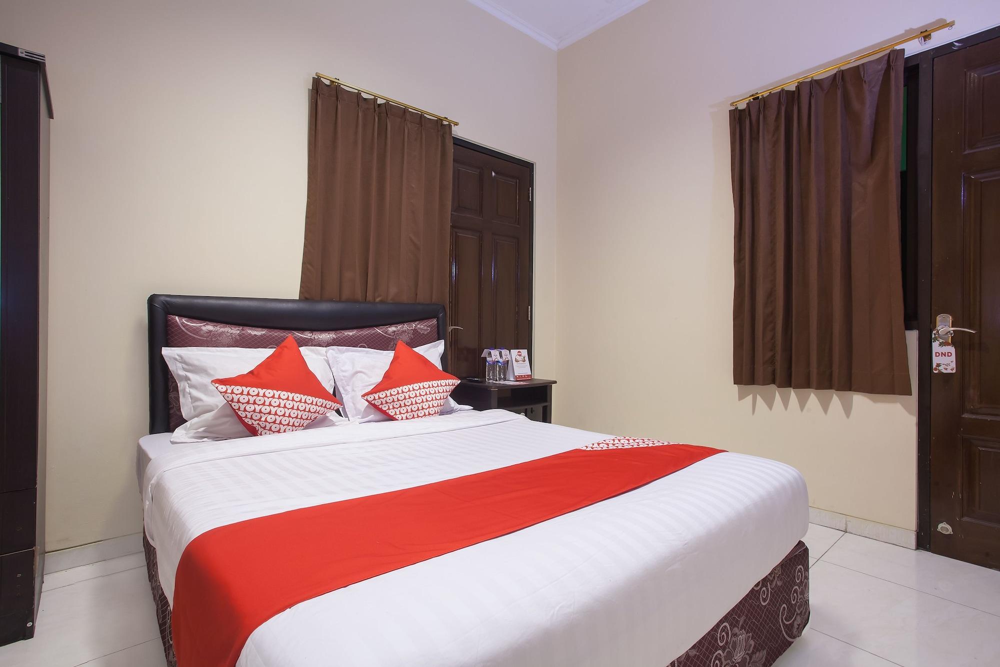 Reddoorz At Graha 99 Simomulyo Hotell Surabaya Exteriör bild
