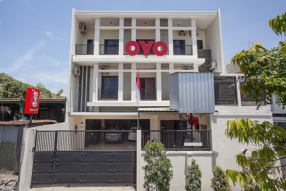 Reddoorz At Graha 99 Simomulyo Hotell Surabaya Exteriör bild